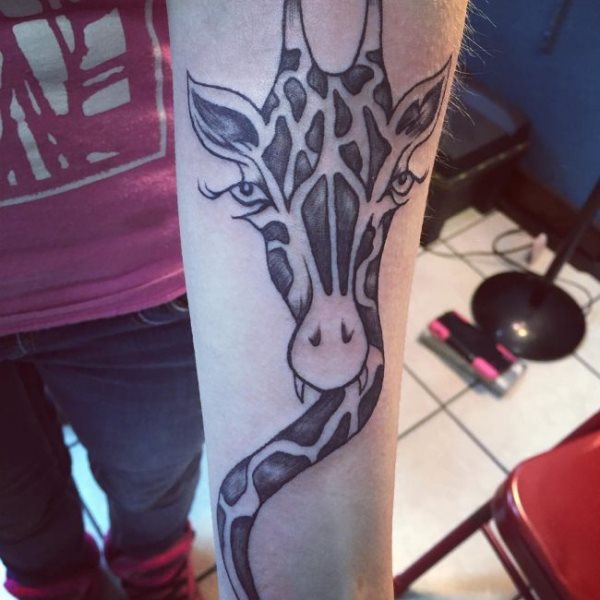tatouage girafe 108