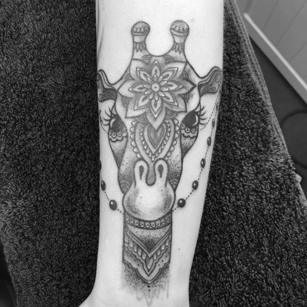 tatouage girafe 112