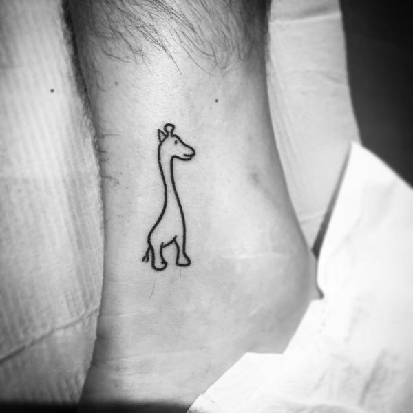 tatouage girafe 136