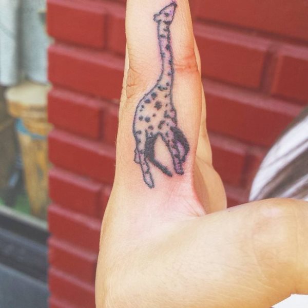 tatouage girafe 142