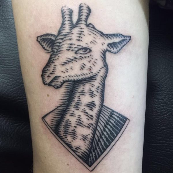 tatouage girafe 160