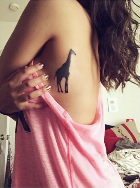 tatouage girafe 24