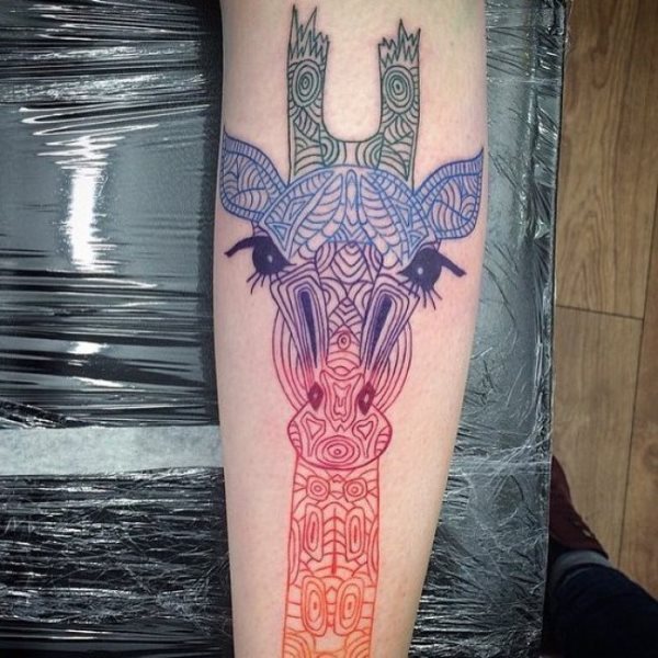 tatouage girafe 98