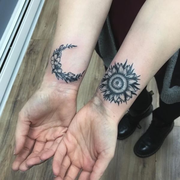 tatouage lune 148