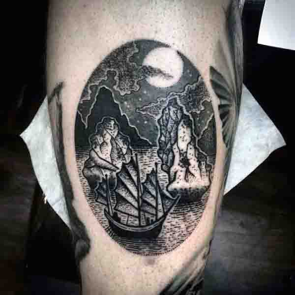 tatouage lune 168