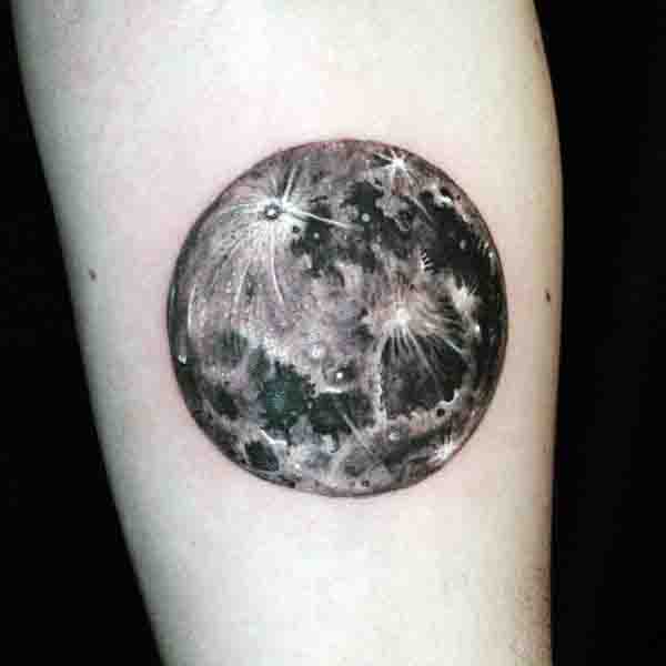 tatouage lune 176