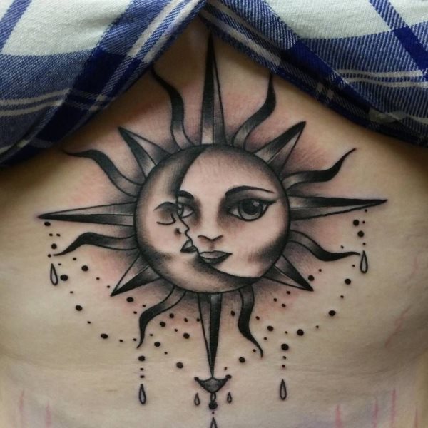 tatouage lune 244
