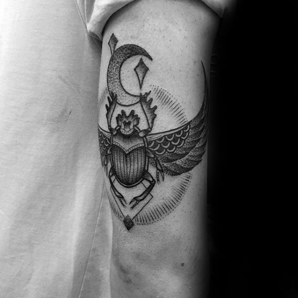 tatouage scarabee 182