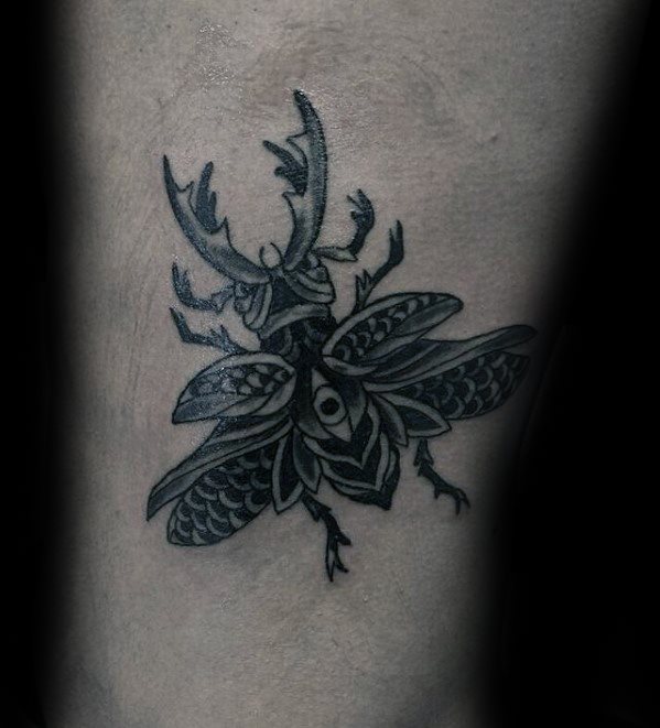 tatouage scarabee 236