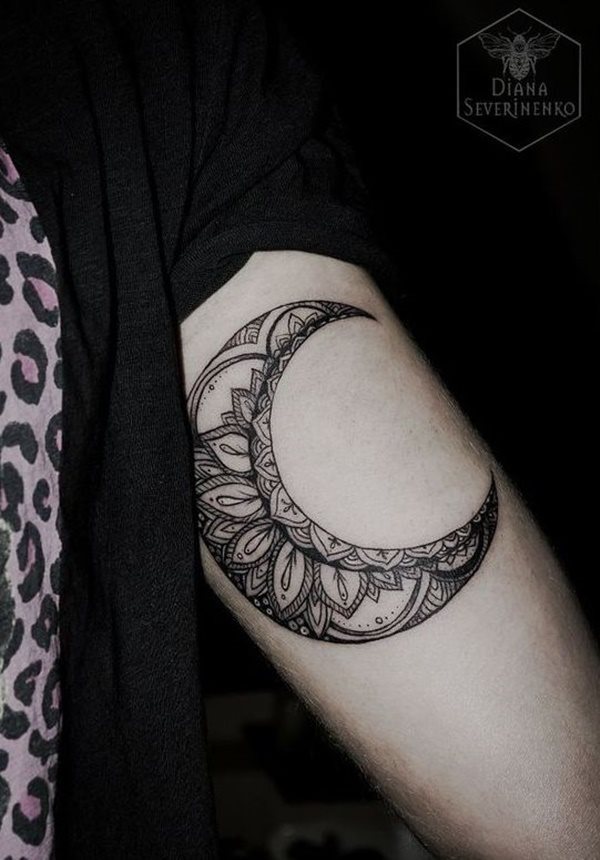 tatouage lune 13