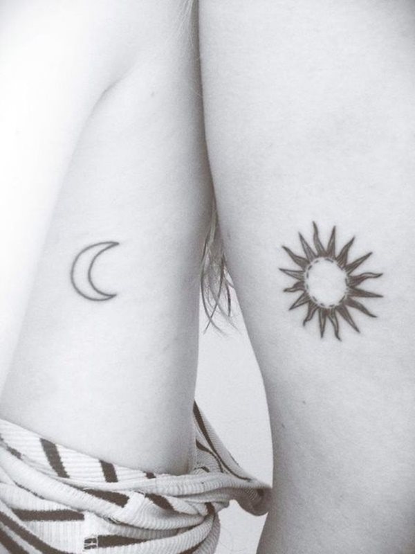 tatouage lune 225