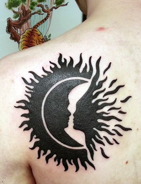tatouage lune 383