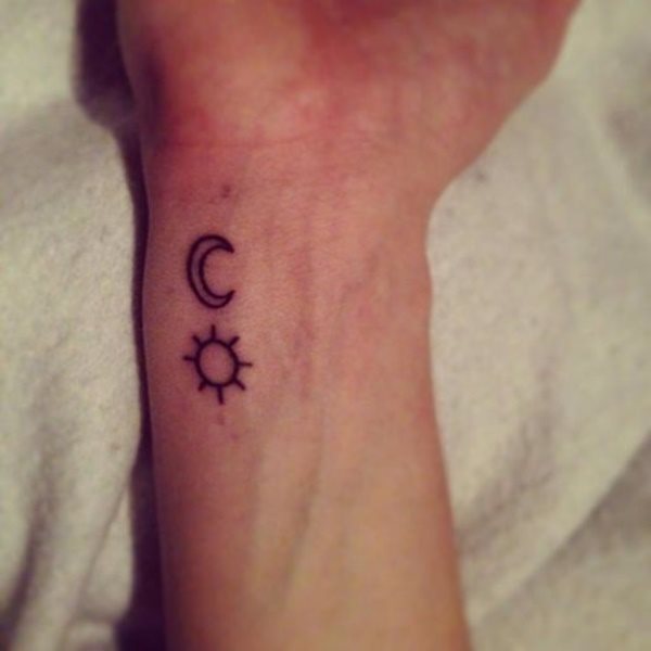 tatouage lune 561