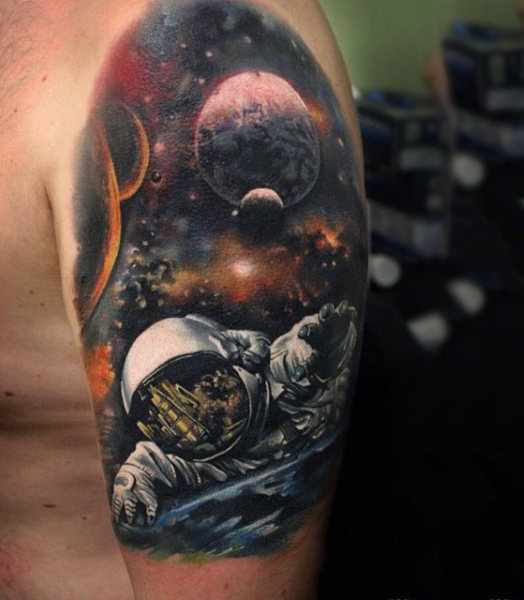 tatouage astronaute astronomie 145