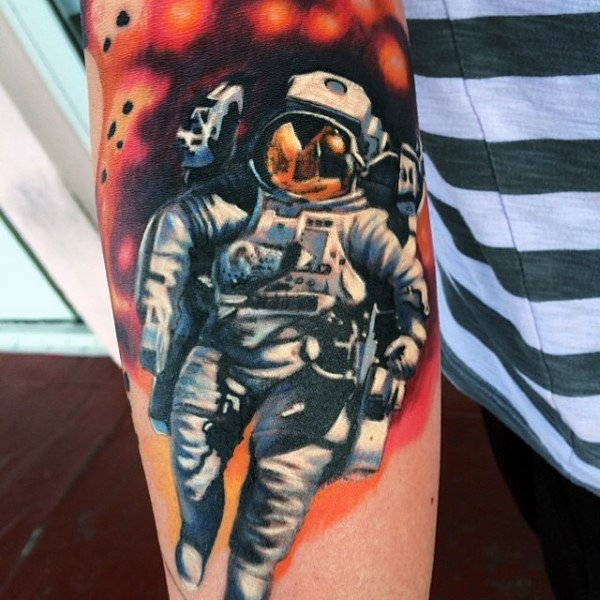 tatouage astronaute astronomie 157