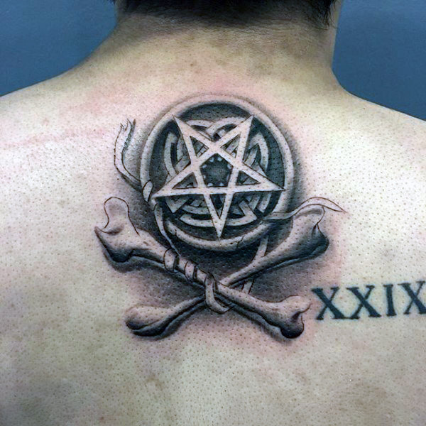 tatouage etoile pentagramme 01