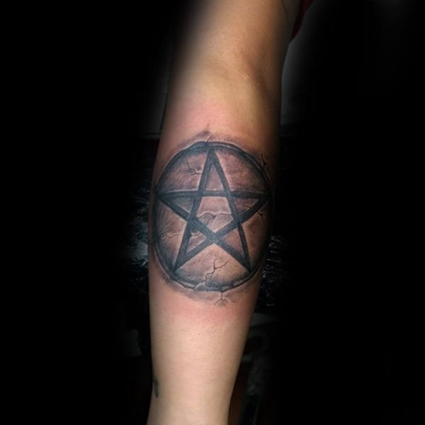 tatouage etoile pentagramme 17