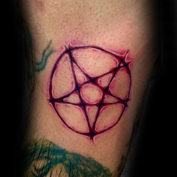 tatouage etoile pentagramme 81