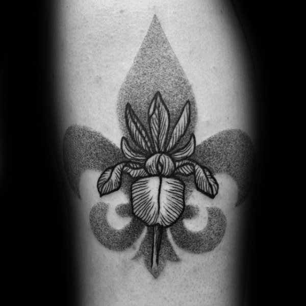 tatouage fleur de lys 35