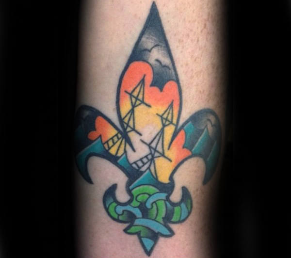 tatouage fleur de lys 93