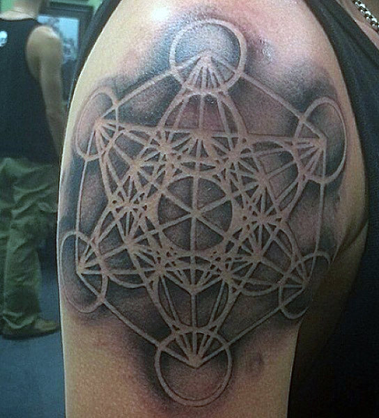 tatouage geometrie sacree 69