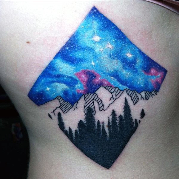 tatouage montagne 109
