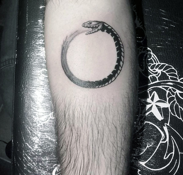 tatouage ouroboros 105
