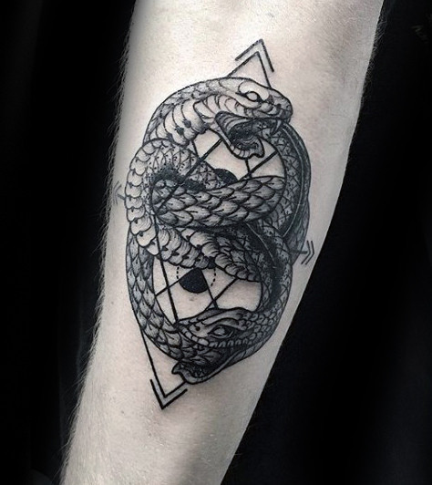 tatouage ouroboros 45