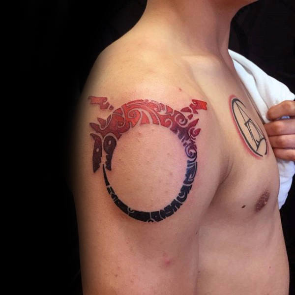 tatouage ouroboros 63