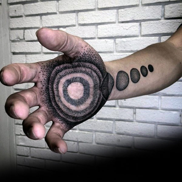 tatouage paume de la main 73