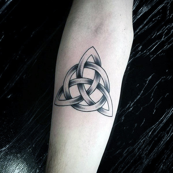 47-tatouages-de-triquetra-symbole-ancien-signification