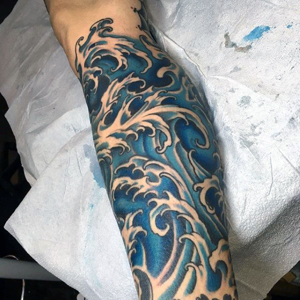 tatouage vagues japonaises 39