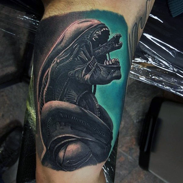 tatouage alien 17