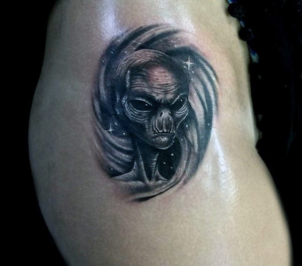 tatouage alien 99