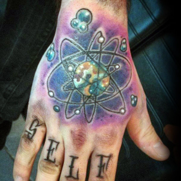 tatouage atome 93