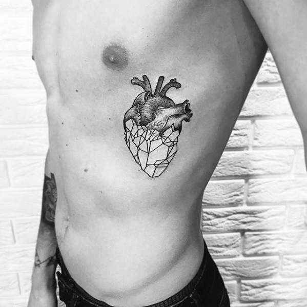 40 Tatouages de cœurs brisés ou fissurés (Et leur signification)