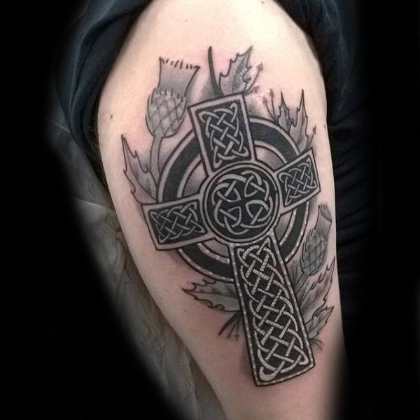 tatouage croix celtique 109