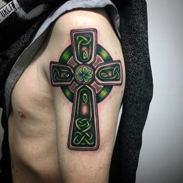 tatouage croix celtique 125