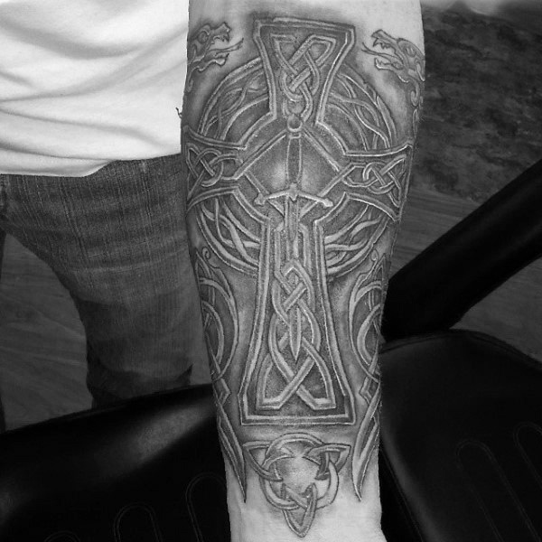 tatouage croix celtique 165