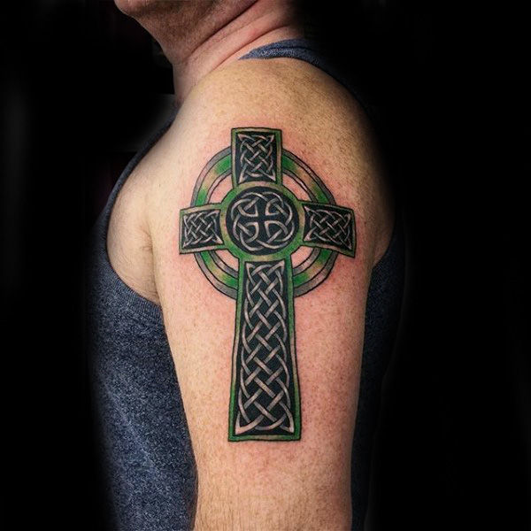 tatouage croix celtique 17