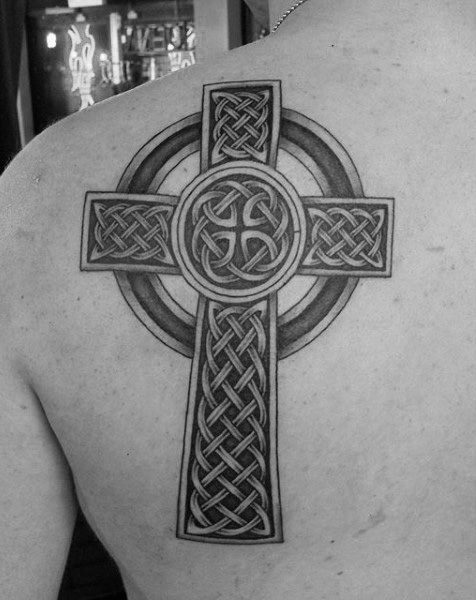 tatouage croix celtique 181