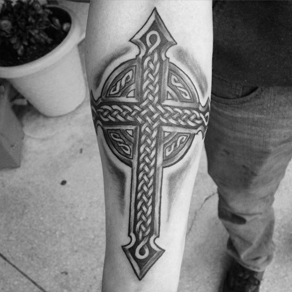 tatouage croix celtique 201