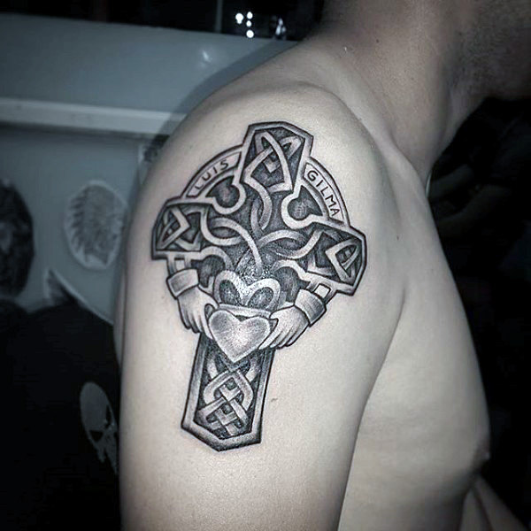 tatouage croix celtique 21