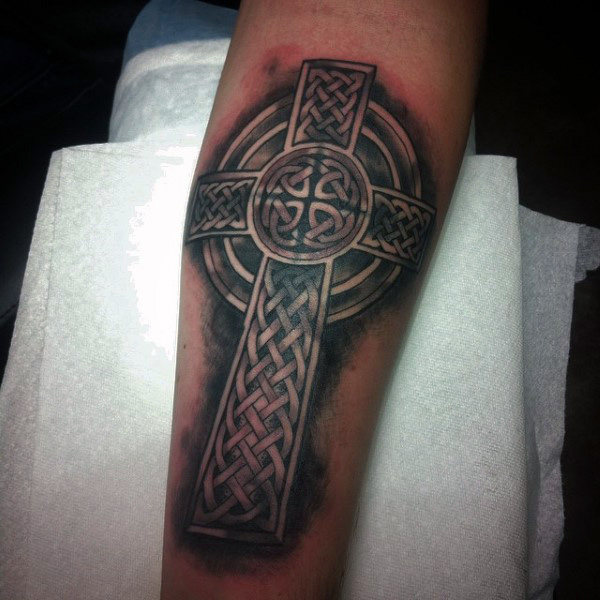 tatouage croix celtique 213