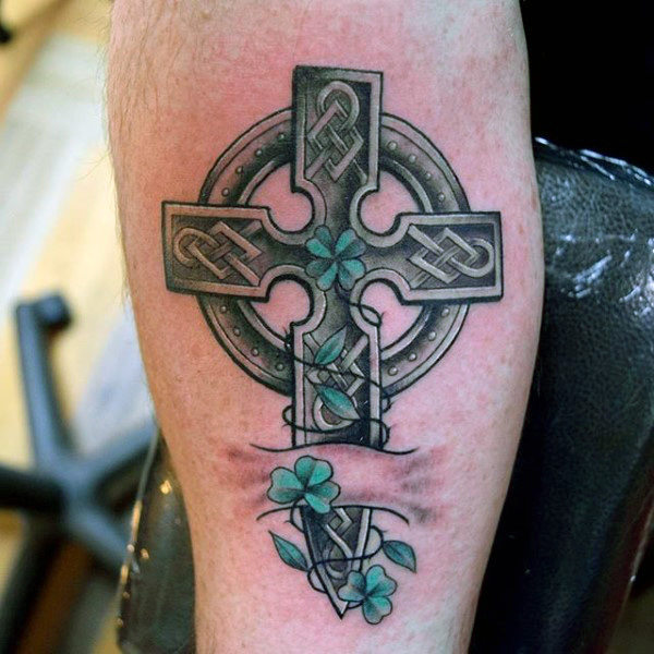 tatouage croix celtique 245