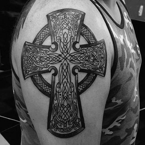 tatouage croix celtique 281