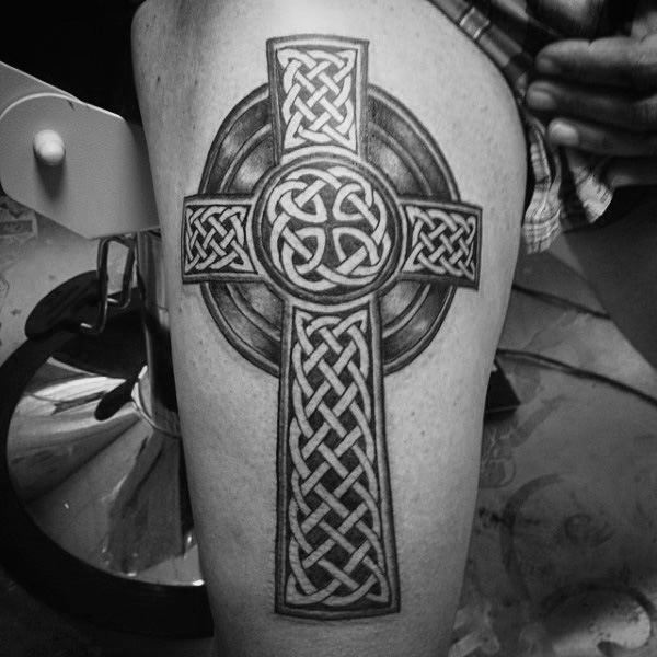 tatouage croix celtique 289
