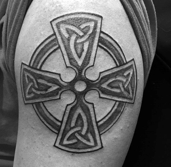 tatouage croix celtique 325