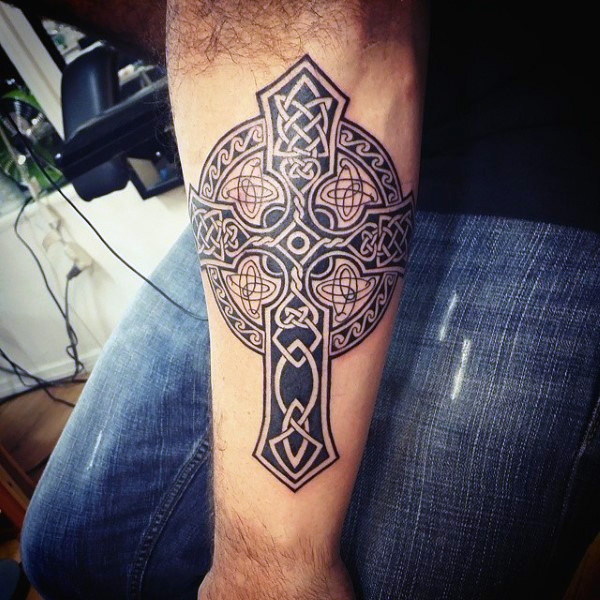 tatouage croix celtique 349