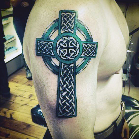 tatouage croix celtique 353